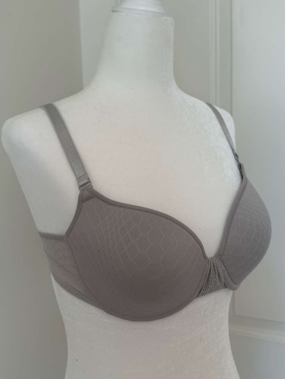 NWT Passionata Chantelle Everyday Smooth Cup T-Shirt Bra in Gray 32C